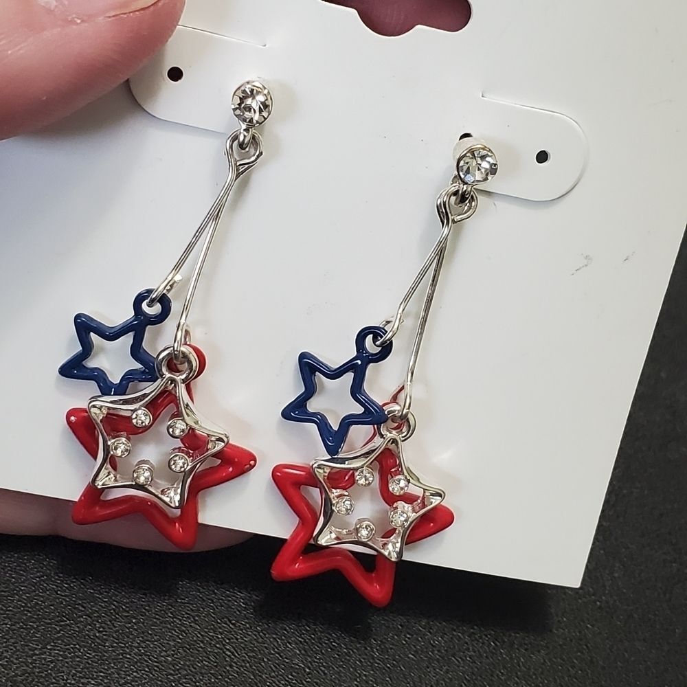 Silver Tone Dangling Patriotic Star Earrings Red Blue